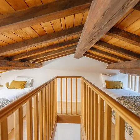 Sous Les Toits De Montmartre Apartment